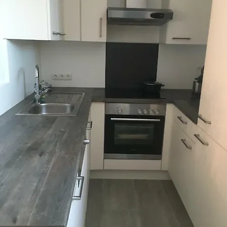 Newworkcenter Apartment
